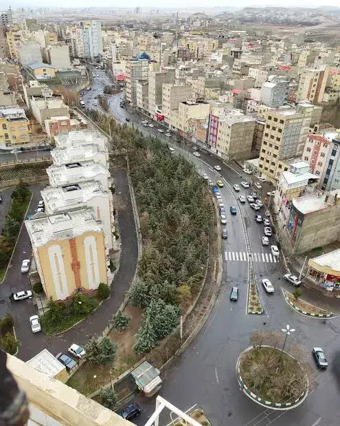 حیاط دو طبقه مناسب‌ساخت‌_یاغچیان_جنوبی_آذرملک