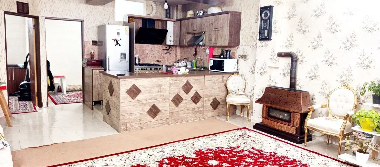 طبقه دوم ۸۵متر مطهری شمالی ۴۹، تک واحدی