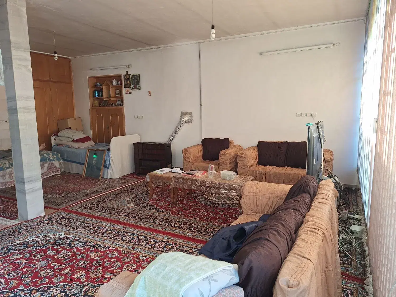 ویلایی ۱۸۲ متر زمین .یک طبقه...