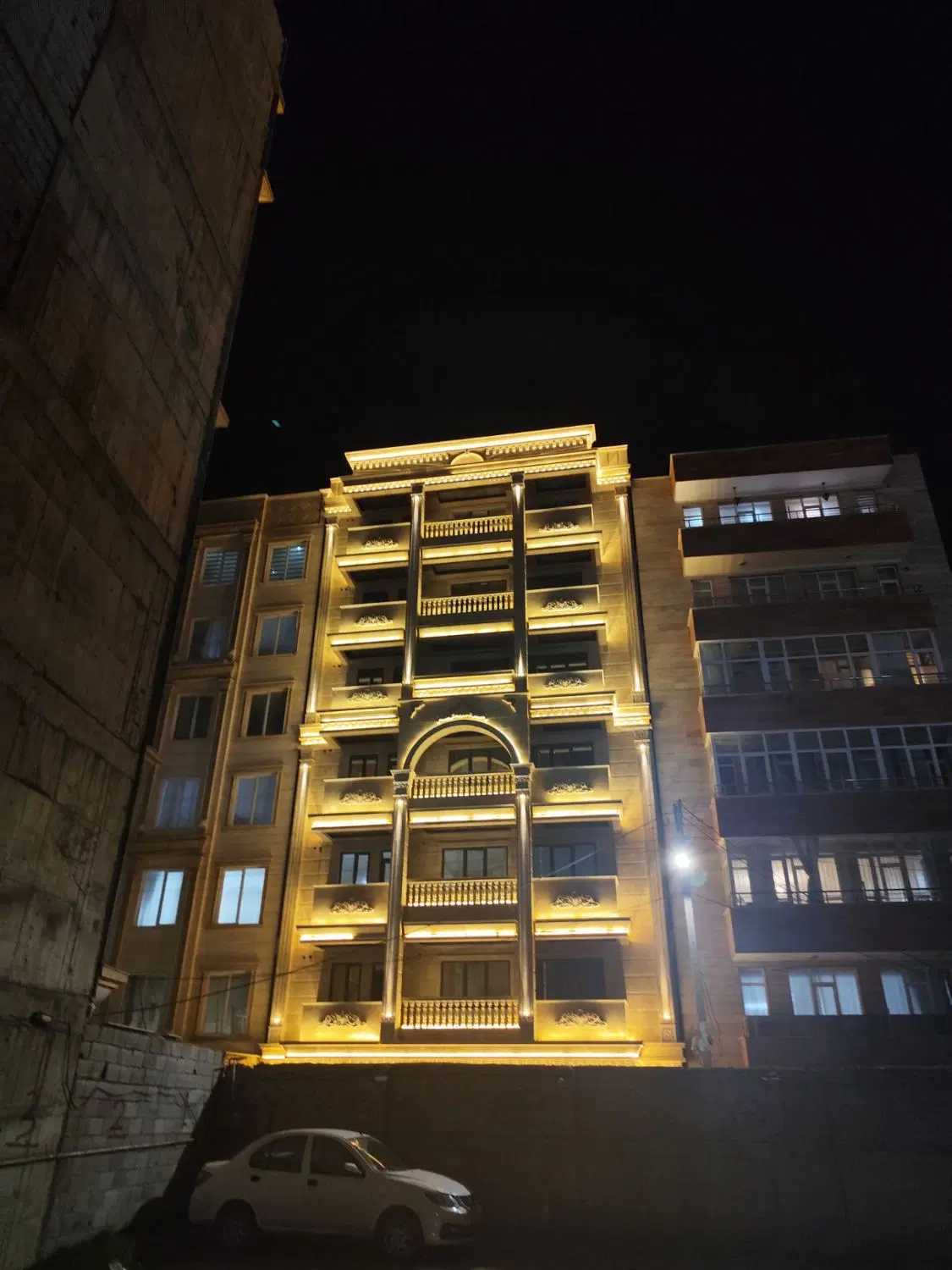 واحد 195متری شریعتی