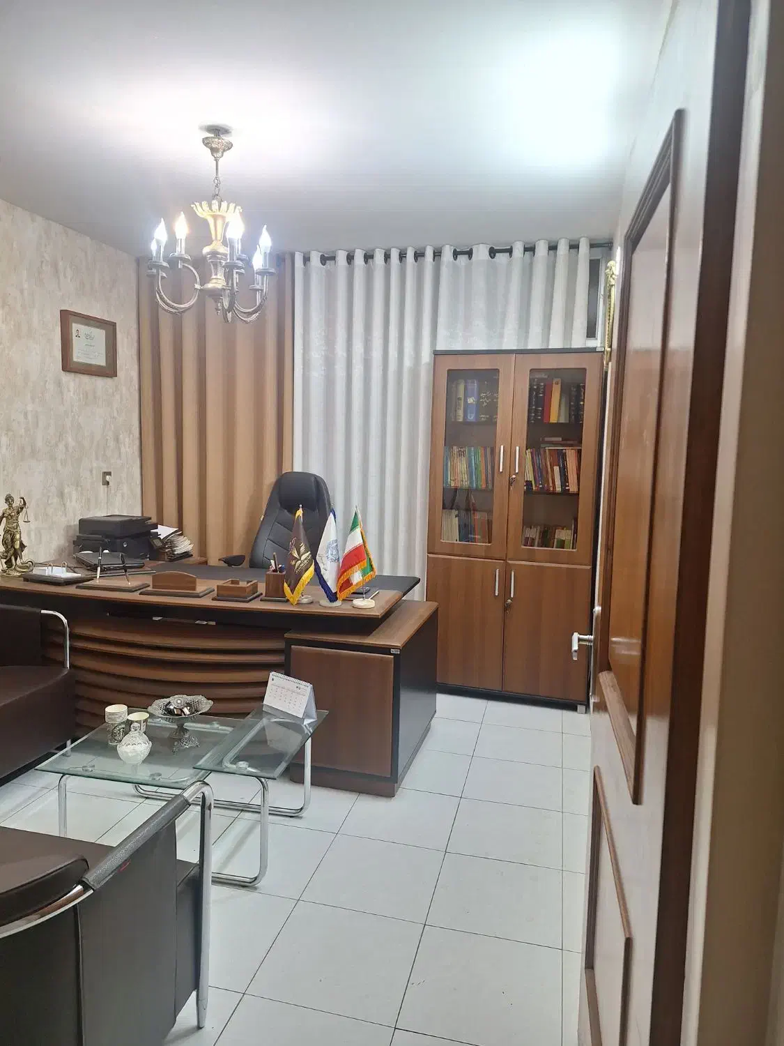 اجاره اتاق ۱۲ متری در دفتر وکالت