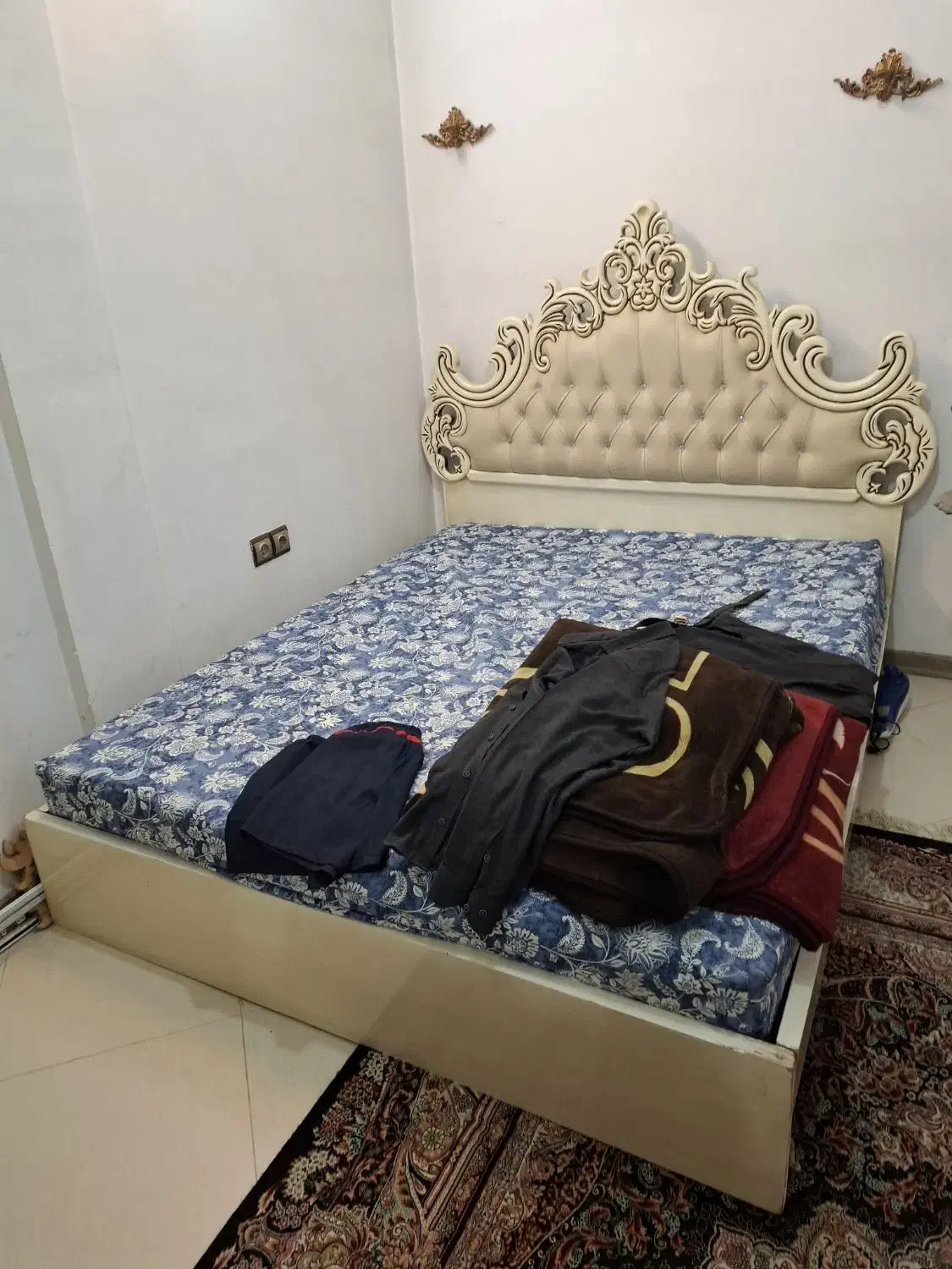 هم خانه میخام