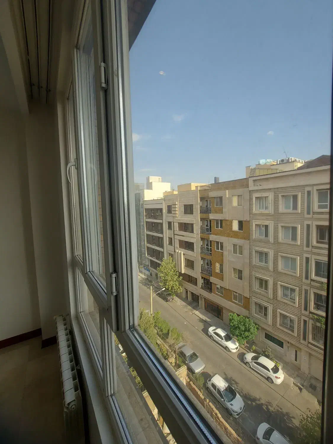 ۱۲۷ متر شمال مرزداران ،افتابگیر
