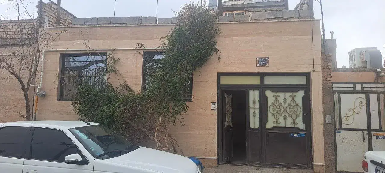 فروش خانه ویلایی 160 متری حسین اباد سادات بیرجند