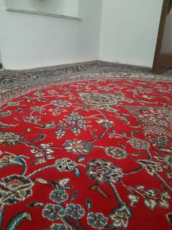 خانه ویلایی و حیاط دلباز بزرگ