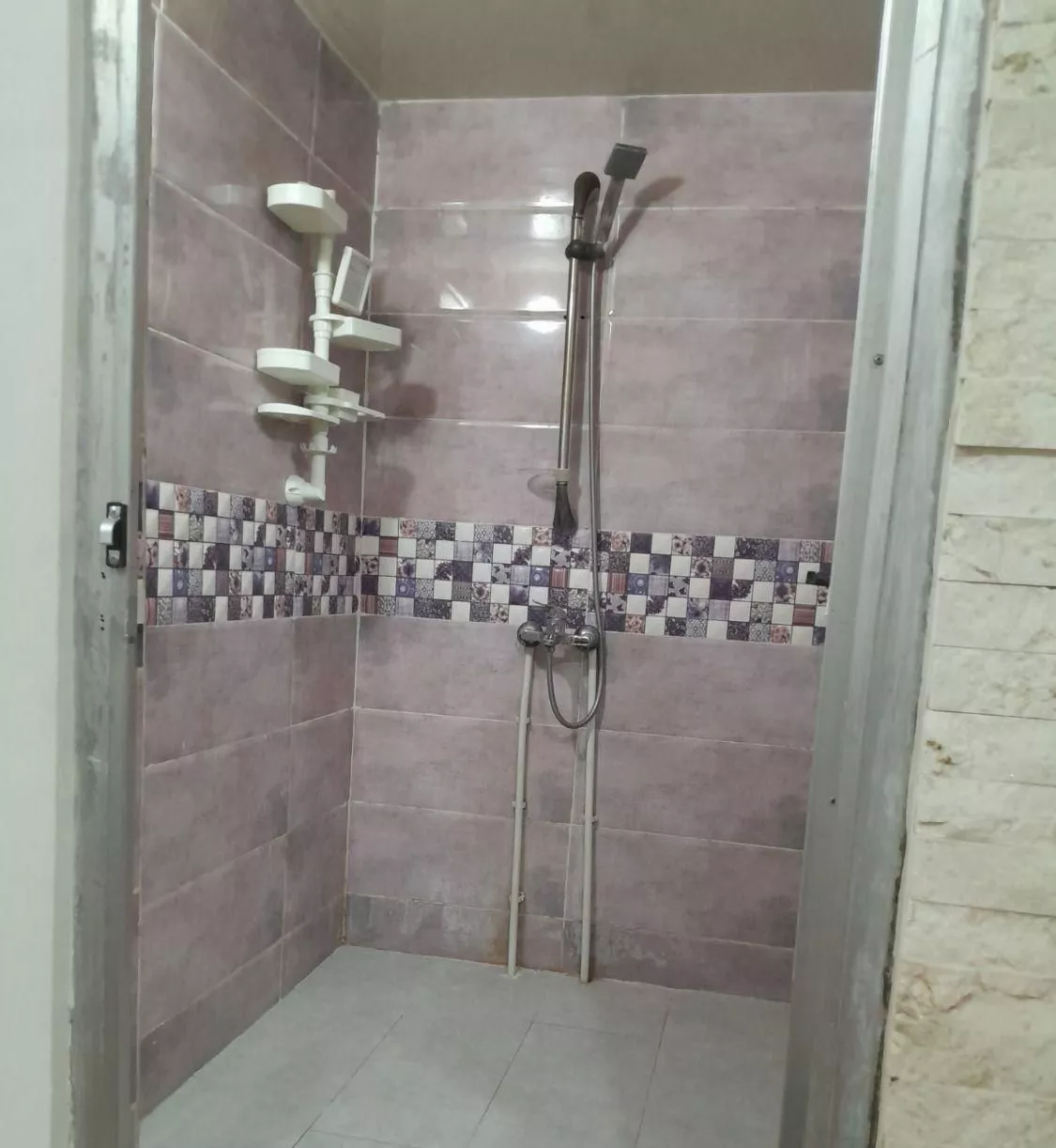 منزل مستقل شیک همکف در مرکز شهر