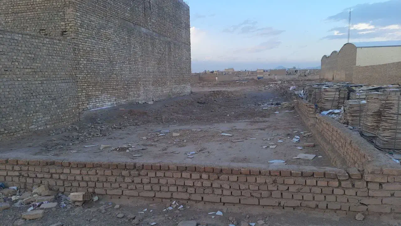 زمین فروشی