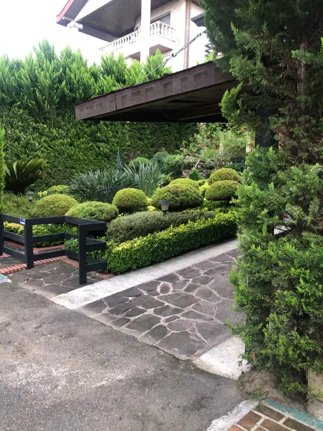 ۶۹۰۰ متر زمین با بنای اداری و سوله