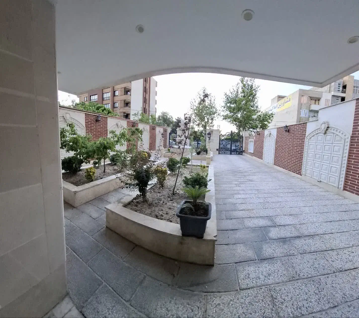 ۱۱۲ متری رهن و اجاره فول باعستان