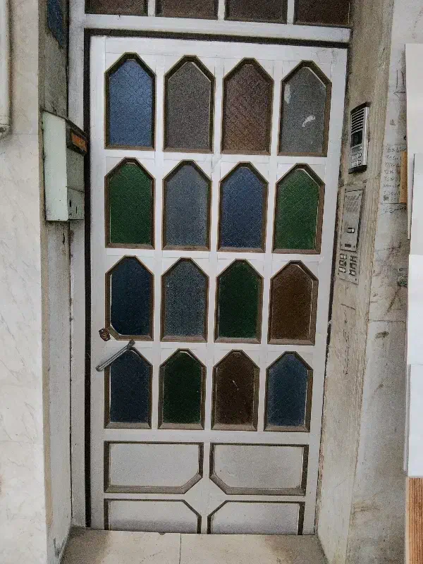 ۵۰ متری بر خیابان اصلی