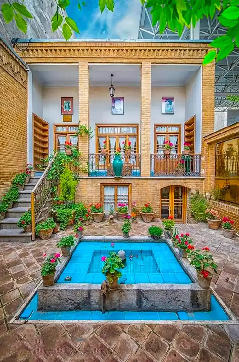 ویلایی ۲۵۰ متر قصرالدشت (همت شمالی)