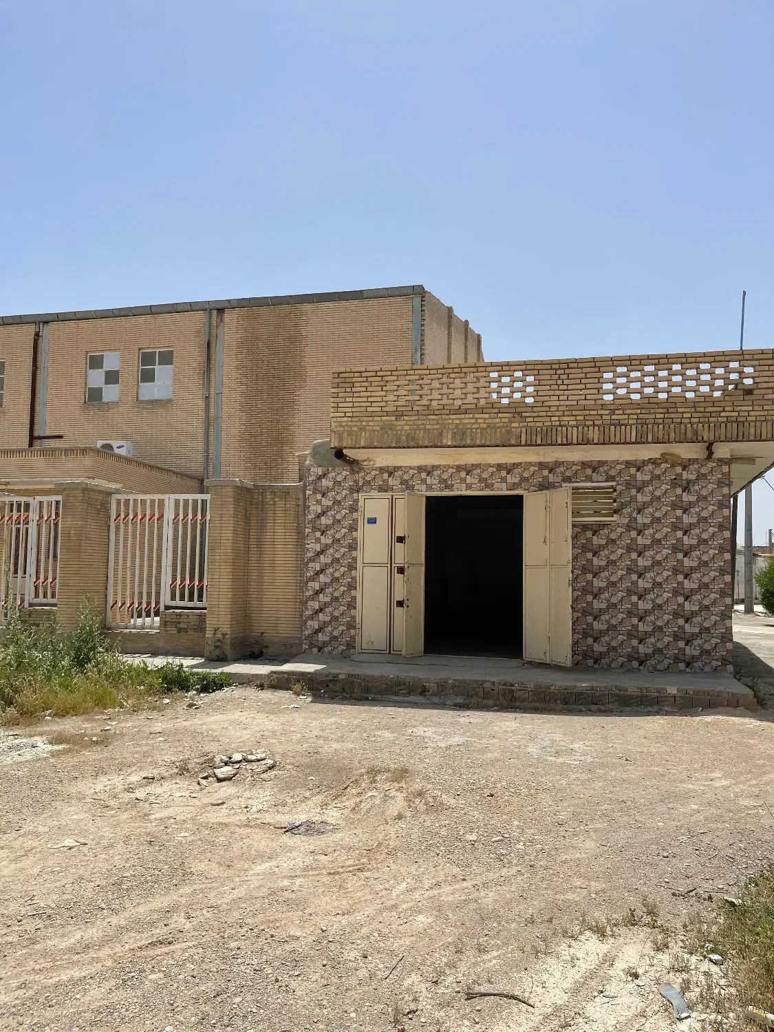 اجاره انبار جنب استادیوم ۲۲ بهمن