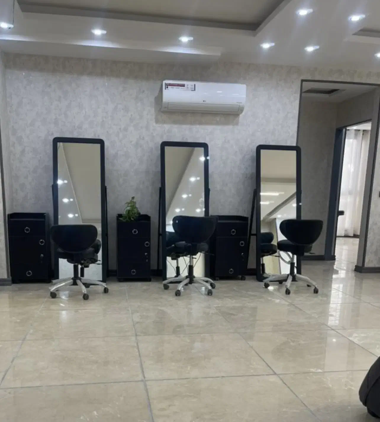 اجاره صندلی سالن زیبایی