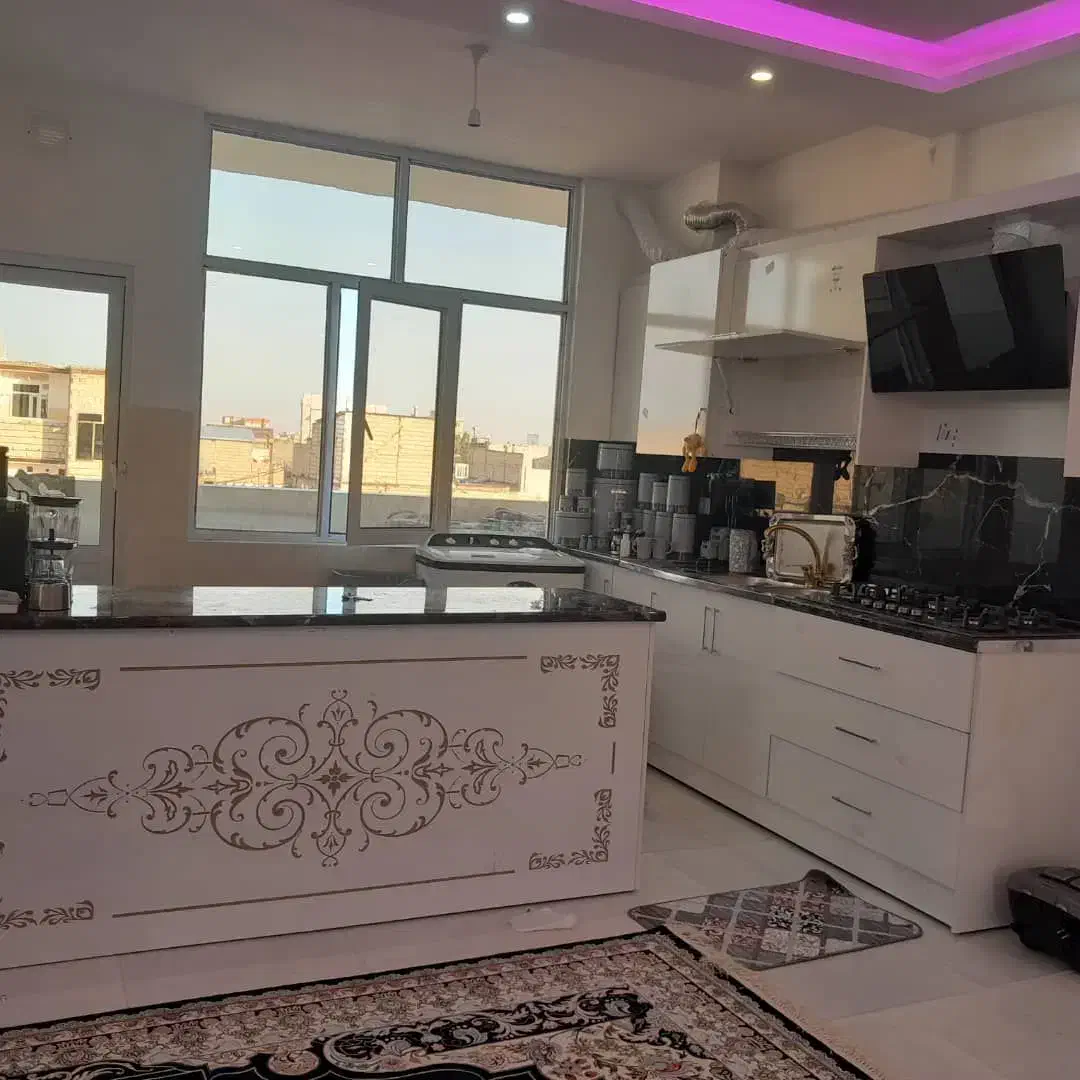 آپارتمان طبقه چهارم اول