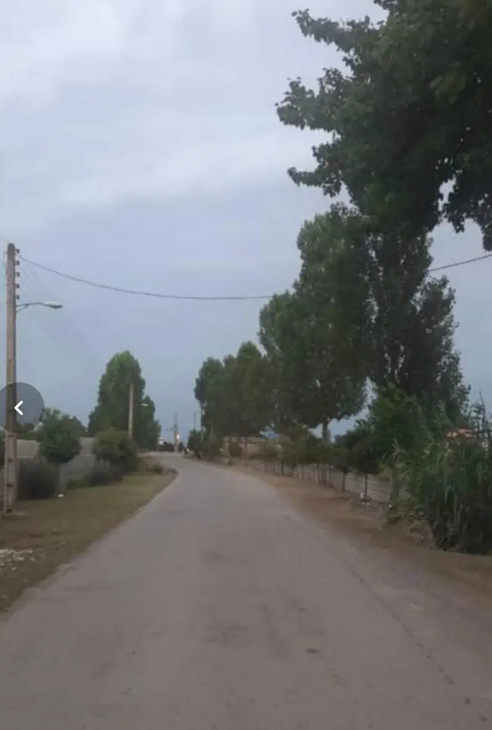 یک قطعه زمین مسکونی با مساحت ۱۲۲متر با سند تک برگ