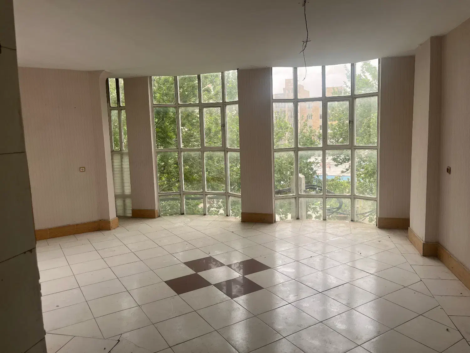 اجاره یک واحد ادارای در ابتدای خیابان شهید رجایی