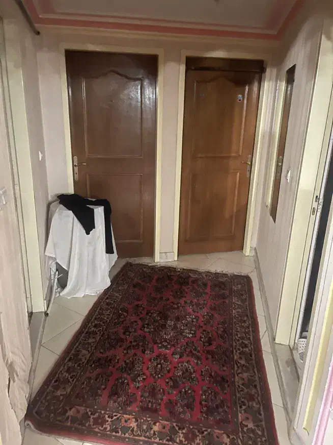 یه واحد به متراژ180متر .سند 6دانگ ۳۰۰متر بنا زمین