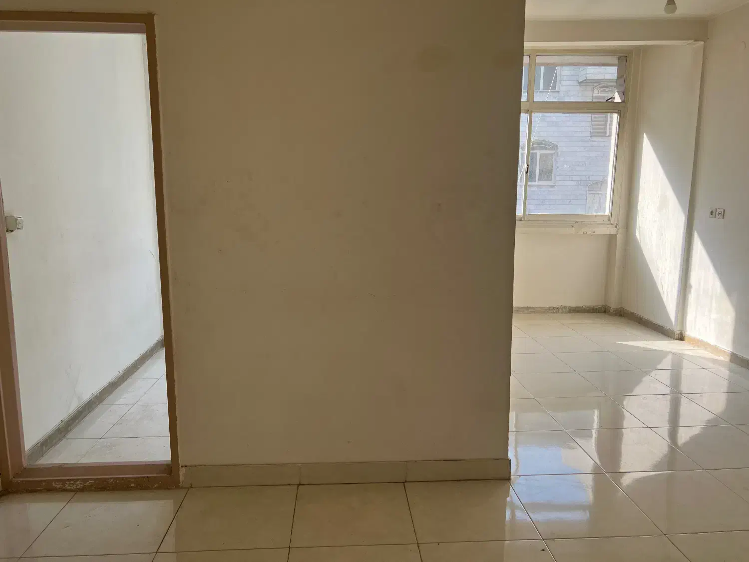 واحد ۴۲متری نما قدیمی داخل بازسازی شده