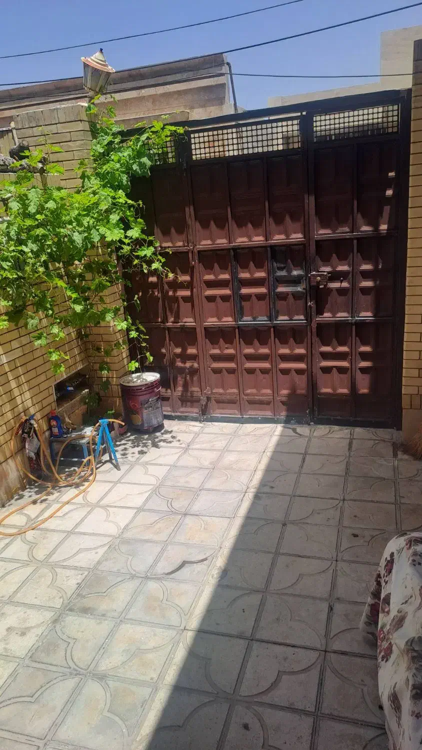 فروش منزل ویلایی درب از حیاط
