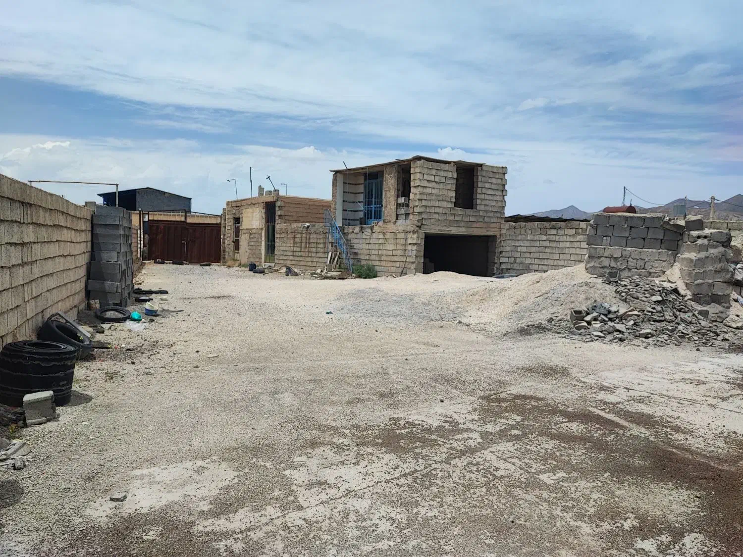 کارگاه چهار دیواری با برق سه فاز