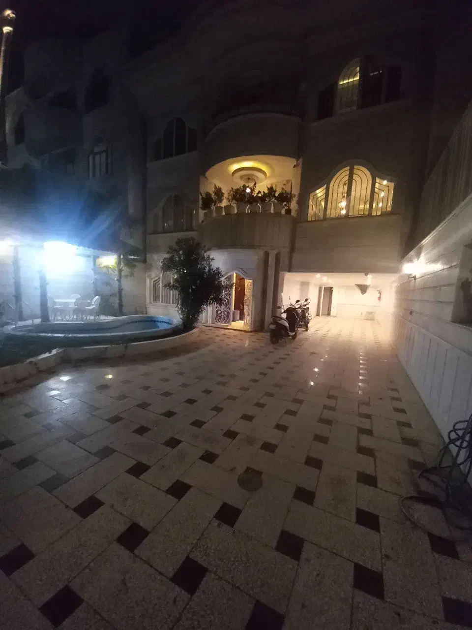 ۳۶۰ متر ویلایی ،حاشیه ابوسعید