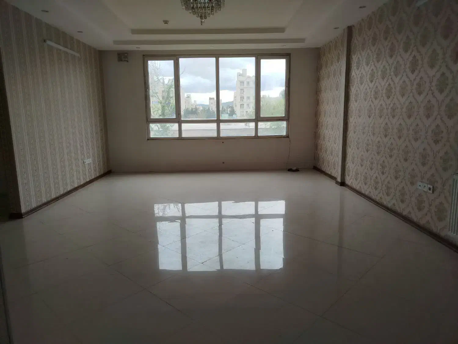 79مـتر طبـقه ی اول انــدیشـه