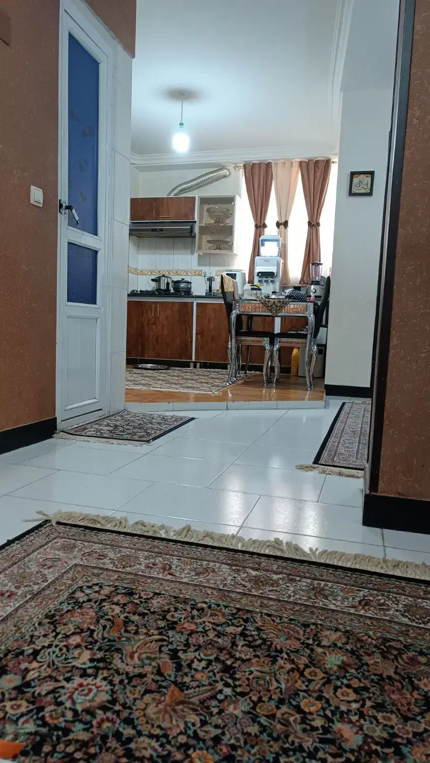 آپارتمان های رضوان(پشت جمعه بازار)