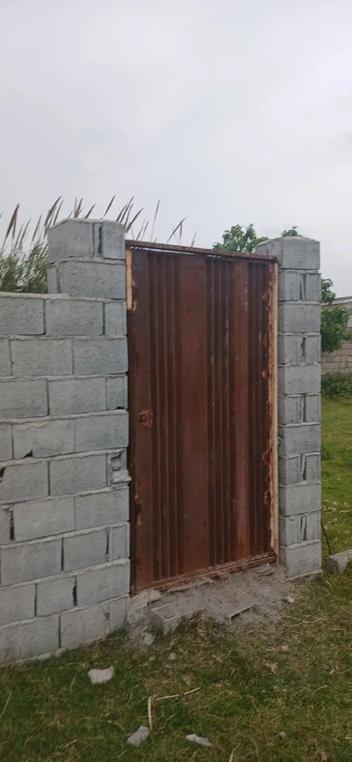یک قطعه زمین مسکونی