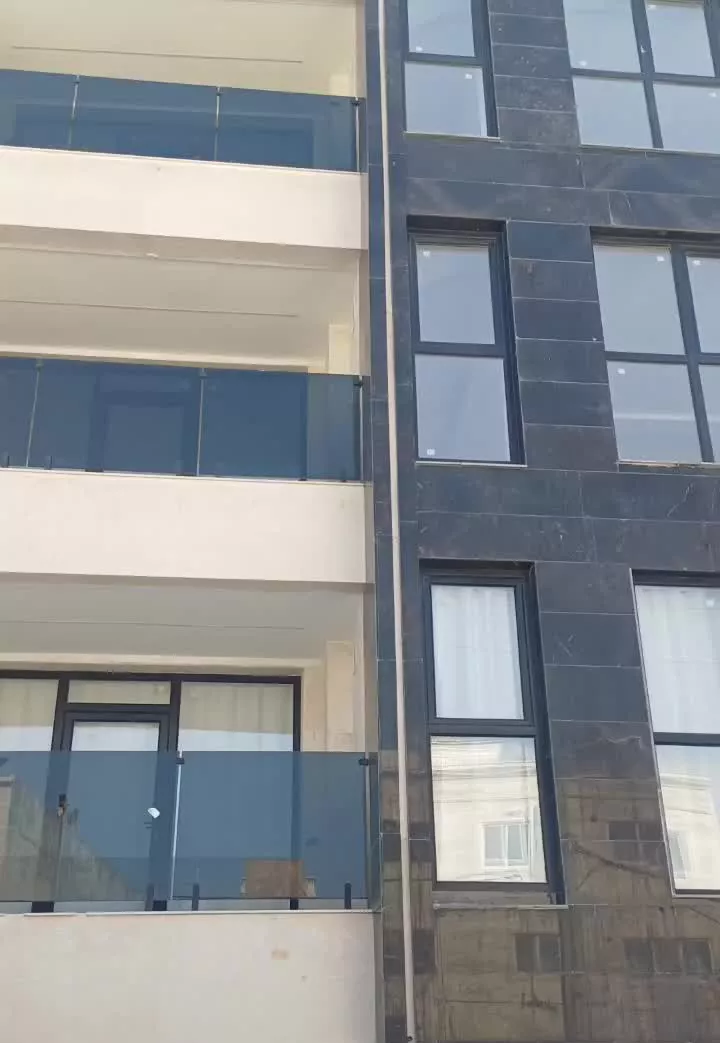 فروش آپارتمان تک واحدی ۲۰۰ متری