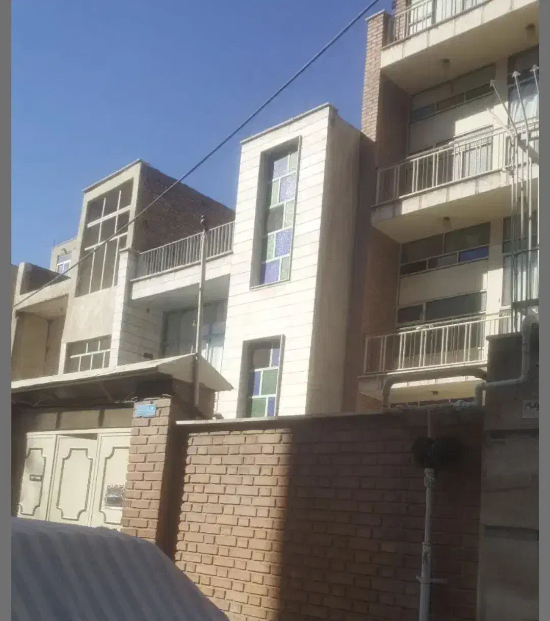 خانه ویلایی خزانه بخارایی  یک طبقه ونیم