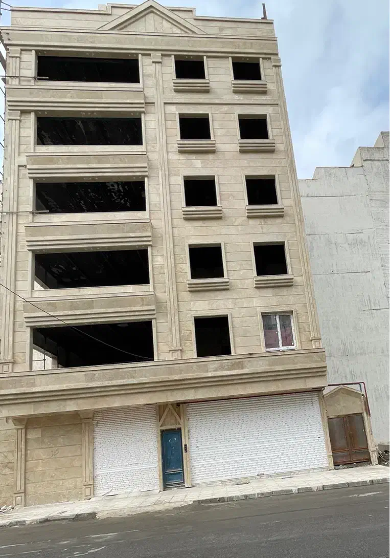 135متر سجادیه 32 حاشیه منجم برند قشلاق
