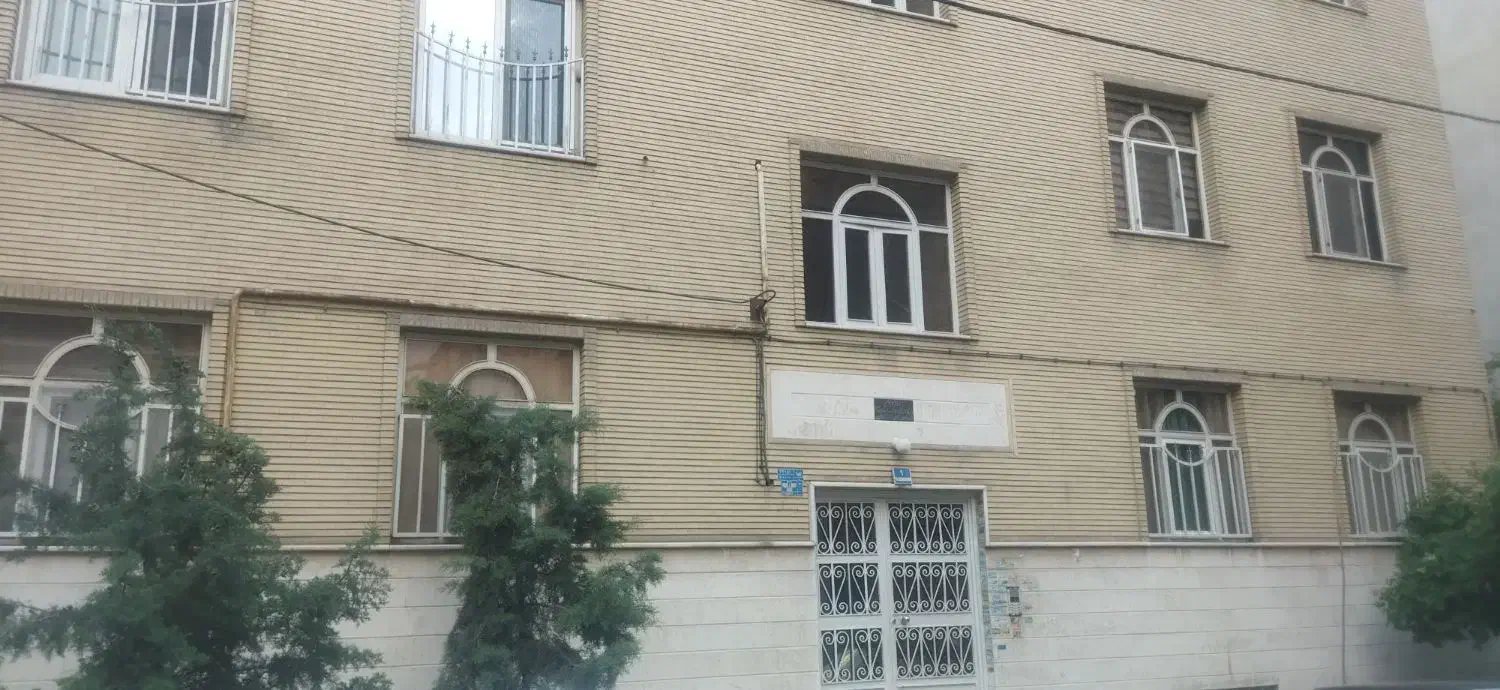 ۷۱ متر طبقه دوم بالای ستارخان «زیر قیمت»