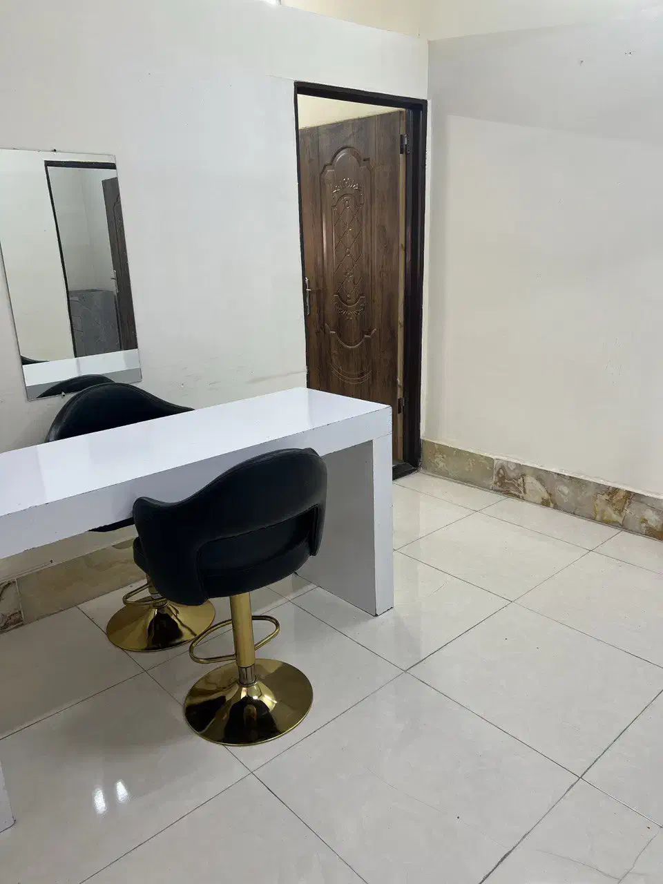 اجاره اتاق ۹ متری سالن تابلو دار