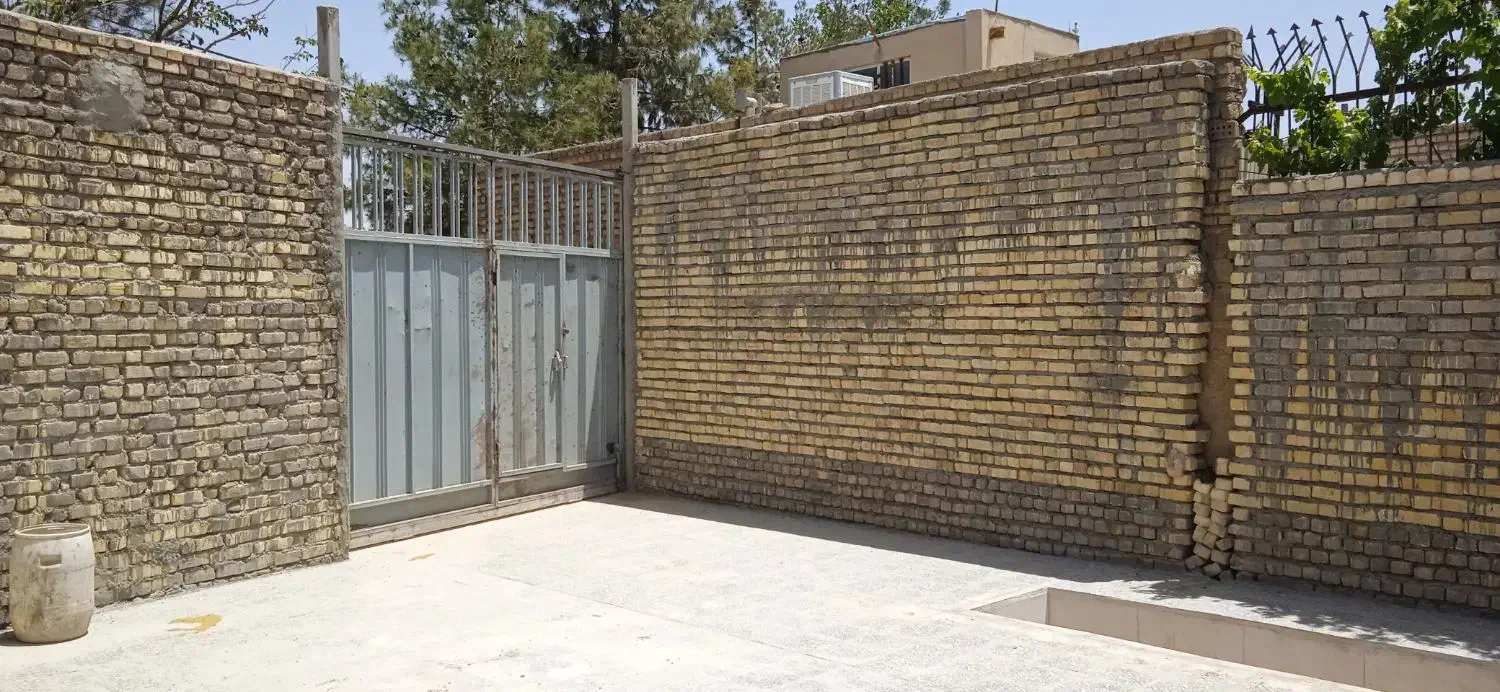مغازه. تعمیرگاه مکانیکی یا تعویض روغنی