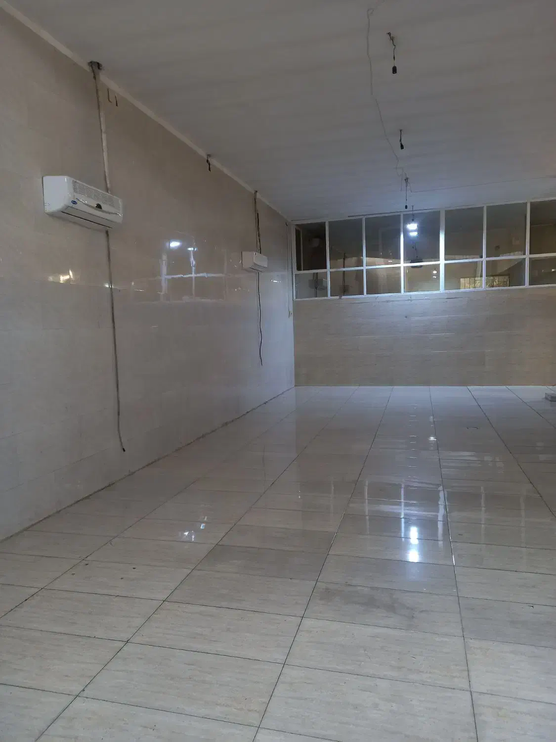 ۲۲۰ متر سالن بهداشتی فلت با امکانات کامل