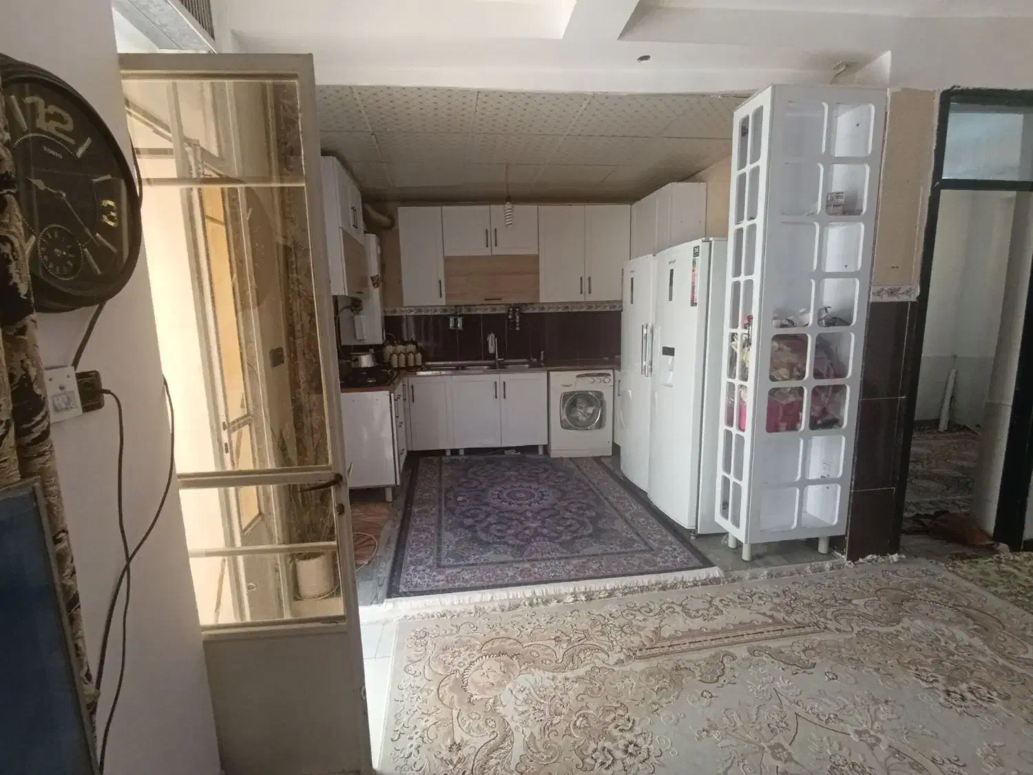 منزل طبقه اول ویلایی درب ساختمان
