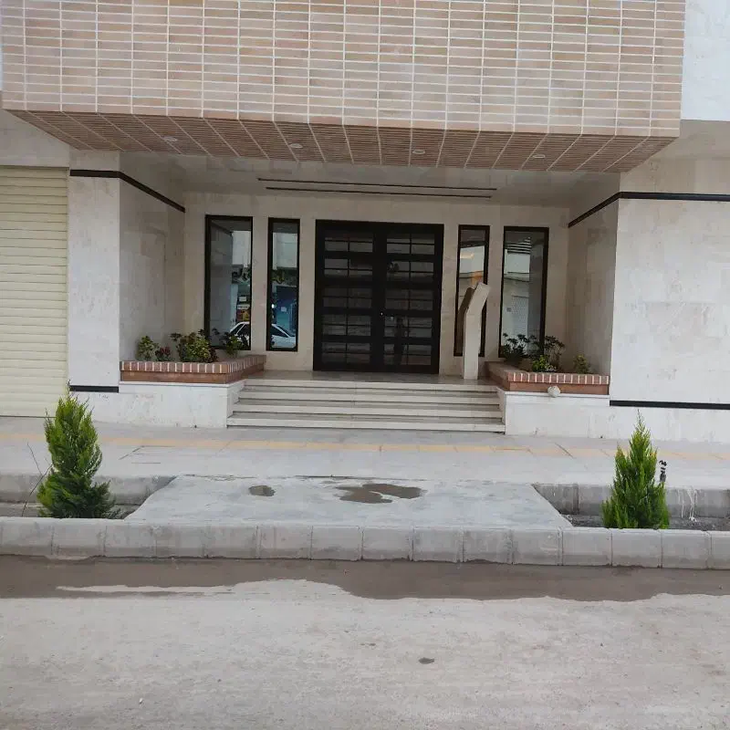 آپارتمان ۱۷۰ متری شهرک لاله