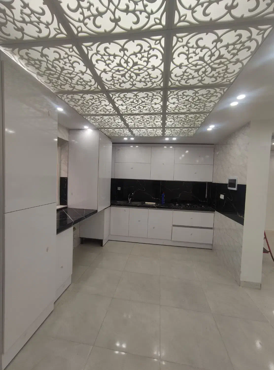 خانه ویلایی زیبا 2خواب باپارکینگ بزرگ درکوچه زاکری