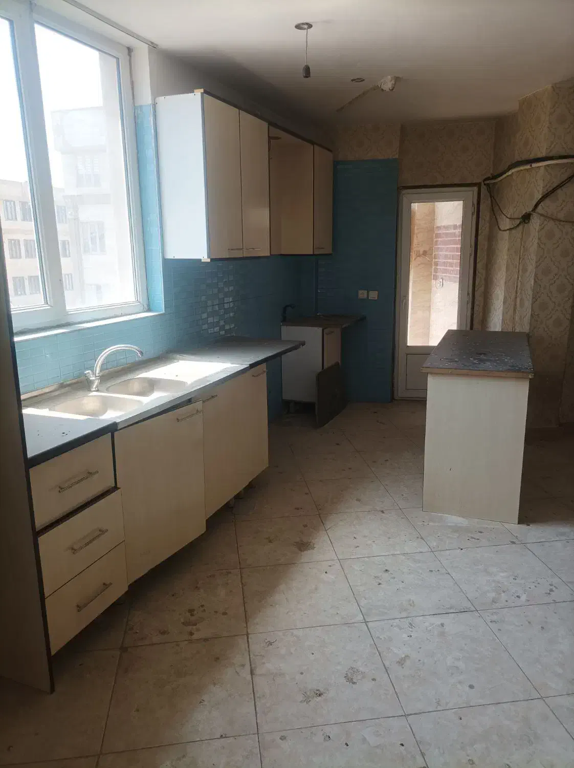 آپارتمان 75 متری دوخوابه