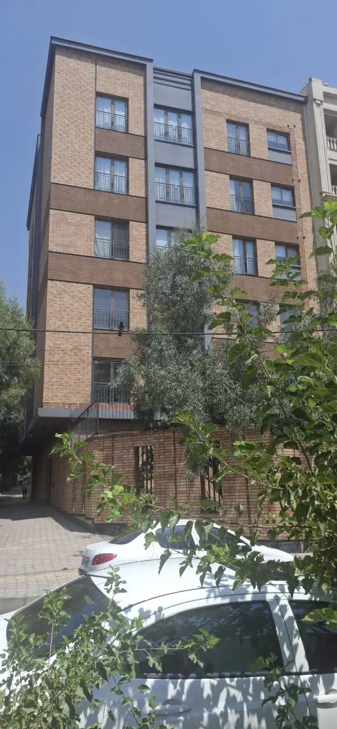 کردستان بلوار جانبازان ۱۴۰ متر سه خواب