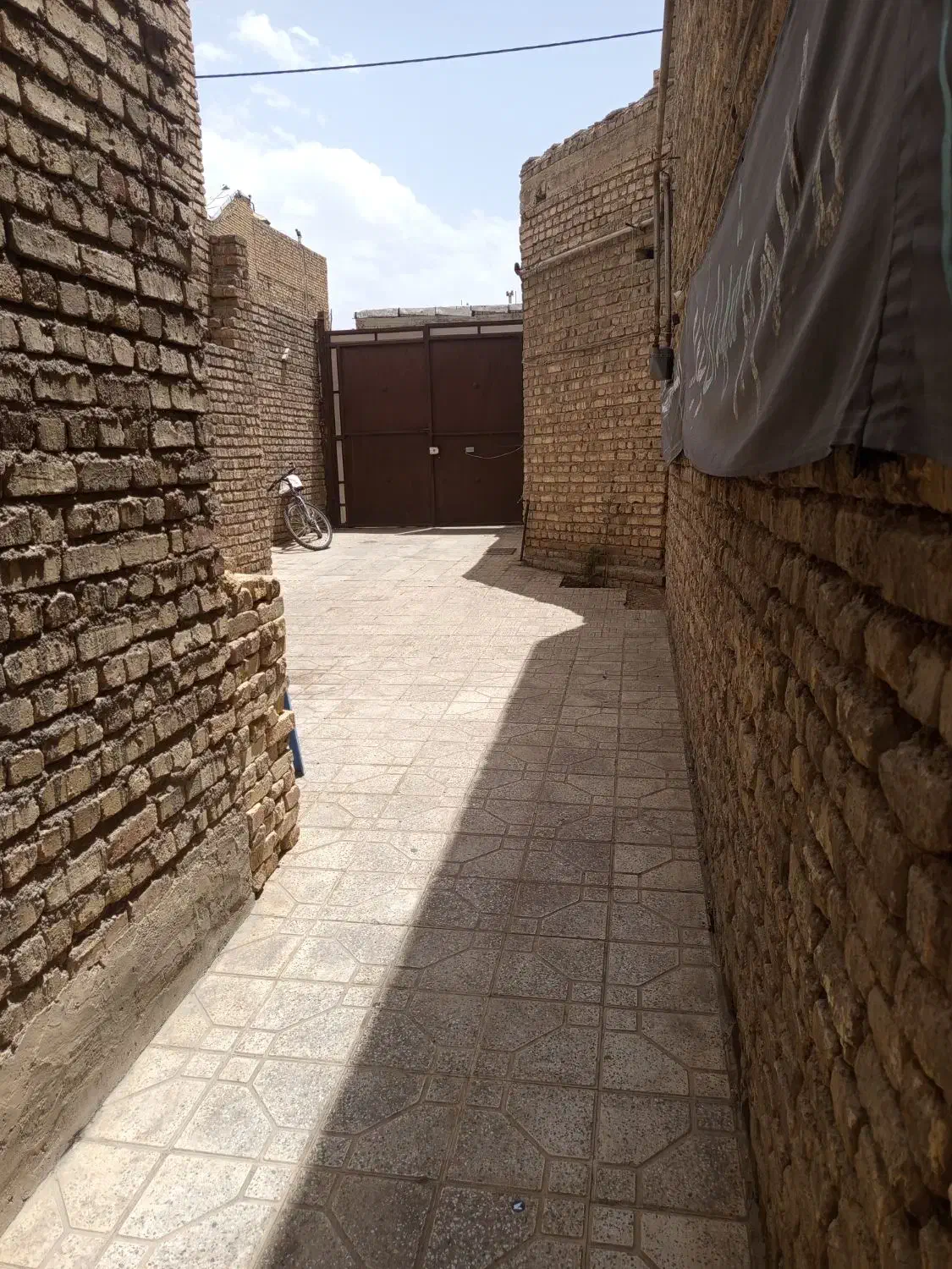 خانه فروشی قدیمی تمیز ۲۷۰ متری