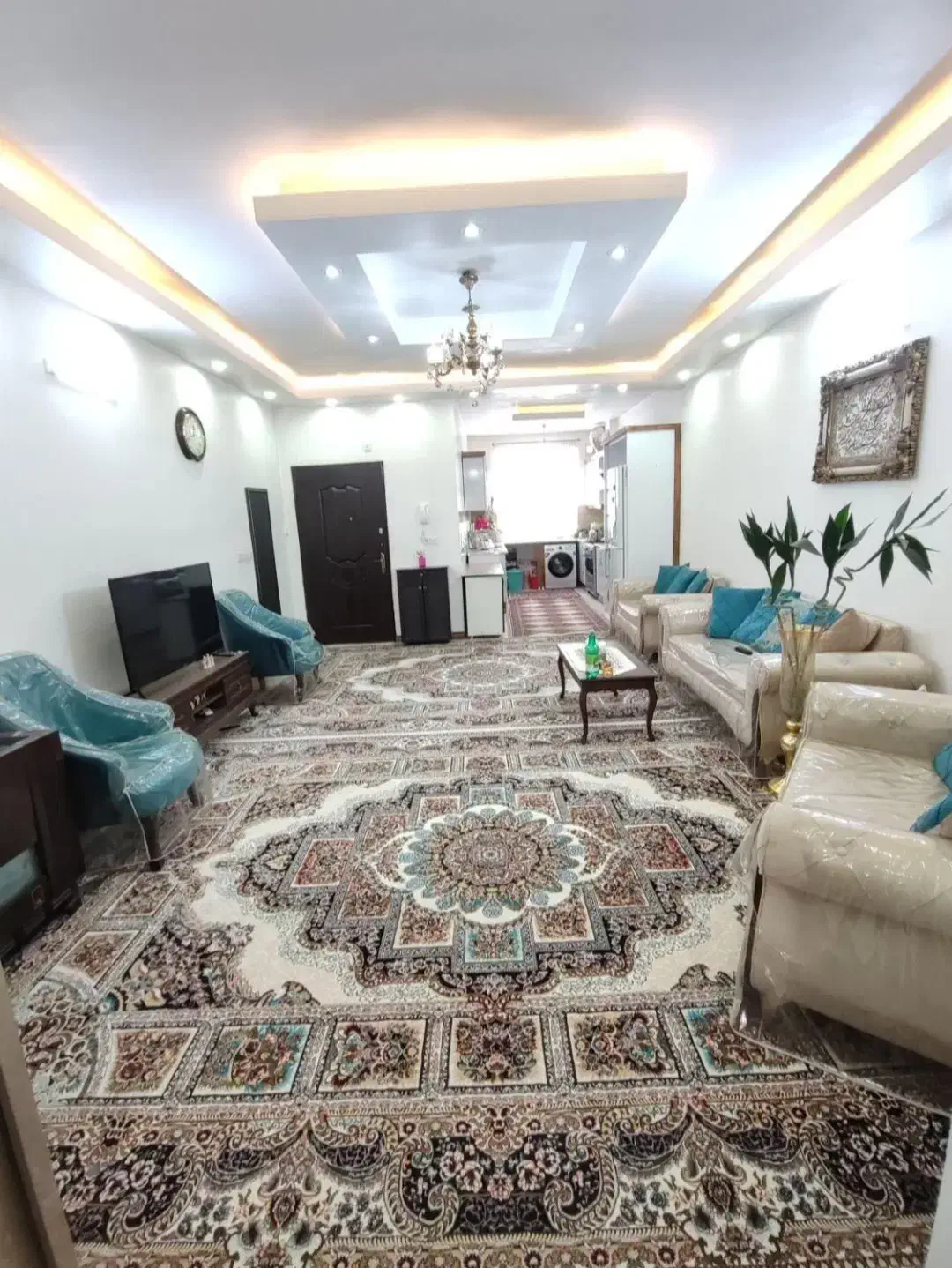 خونه غرق نور