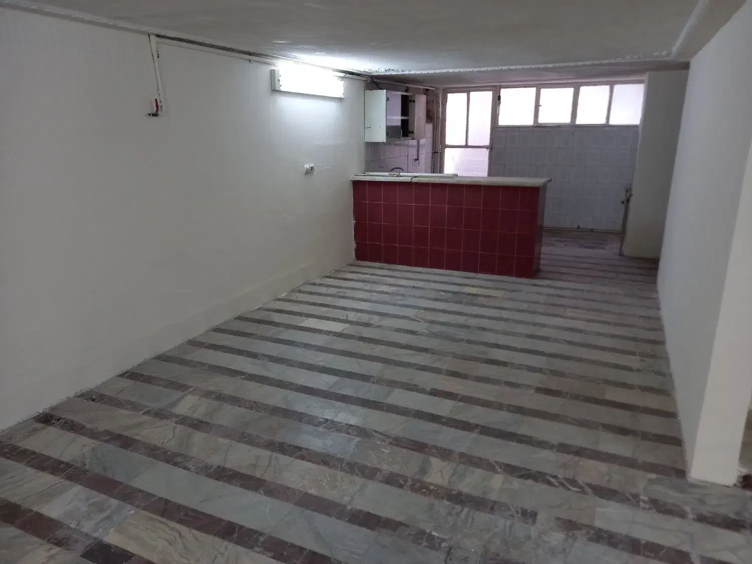زیرزمین ۷۰ متری جهت سکونت و تولیدی وانبار