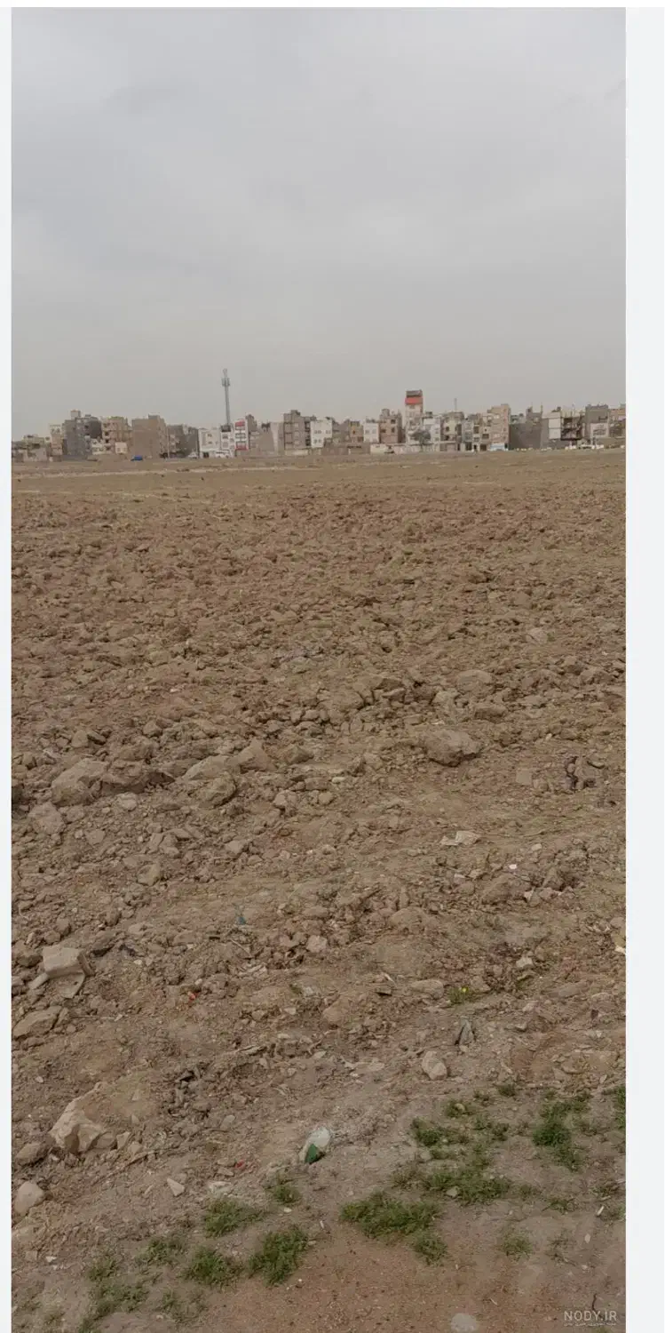 زمین روبرو در اصلی تالار بهادری