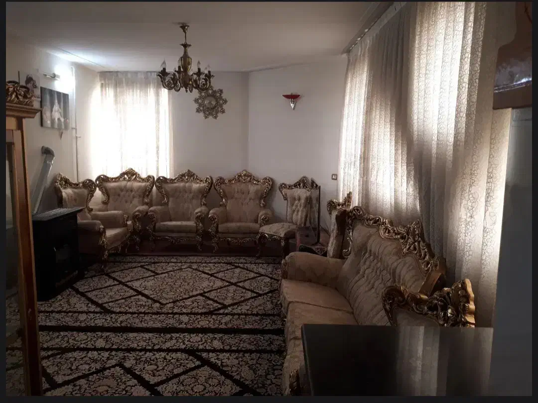 اجاره واحد ۱۰۰متری خیابان حجتی کوچه انتظار۲۶ پلاک۳