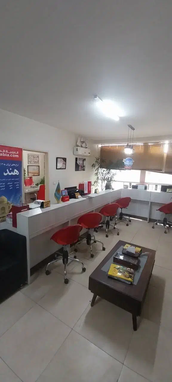 ۸۵ متر_رو به خیابان _تابلوخور_تک خواب