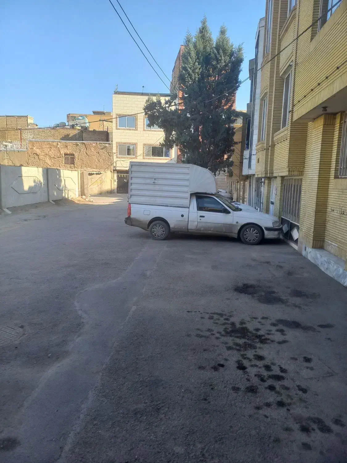 خانه ۱۲۰ متر همکف حیاط دار  در مطهری
