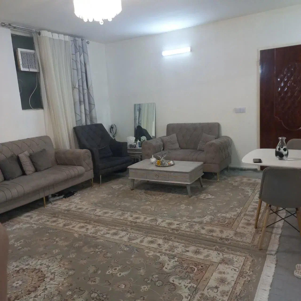 ۷۶ متر همکف کرسی بلند تازه بازسازی شده حصارک بالا
