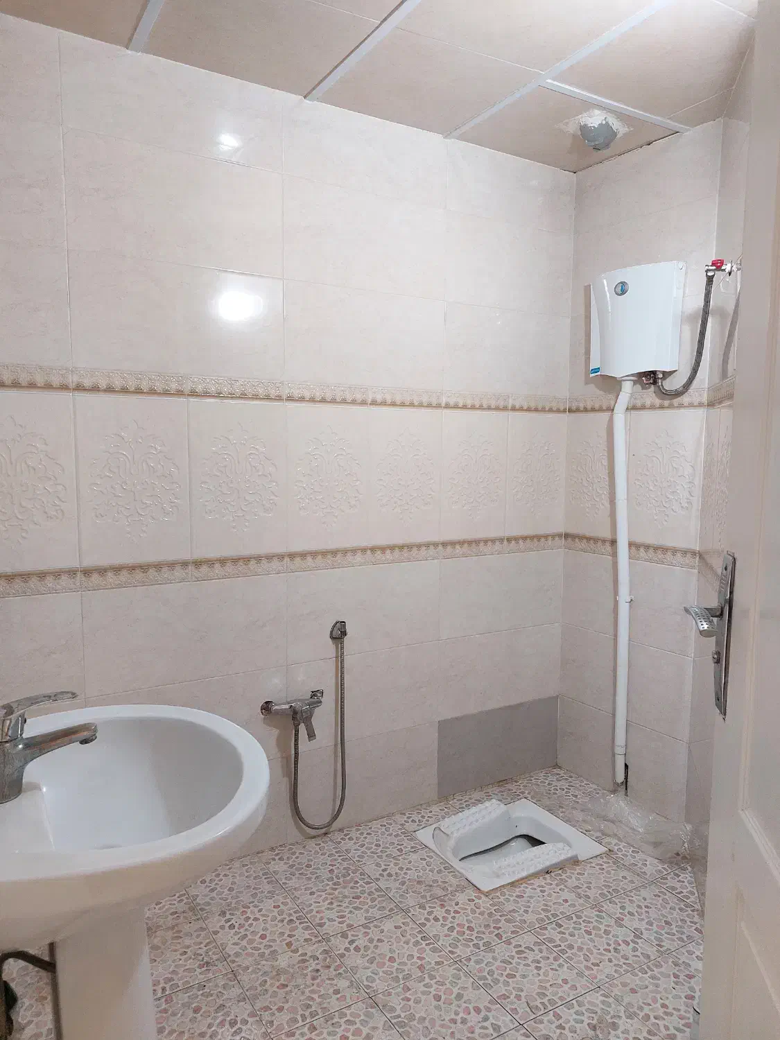 ساختمان ۵۱ متری تمیز