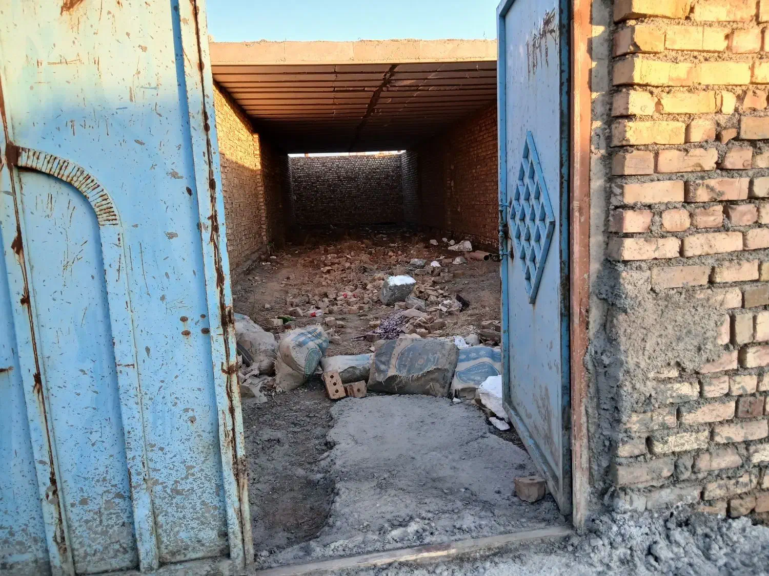 خونه نیمه کاره